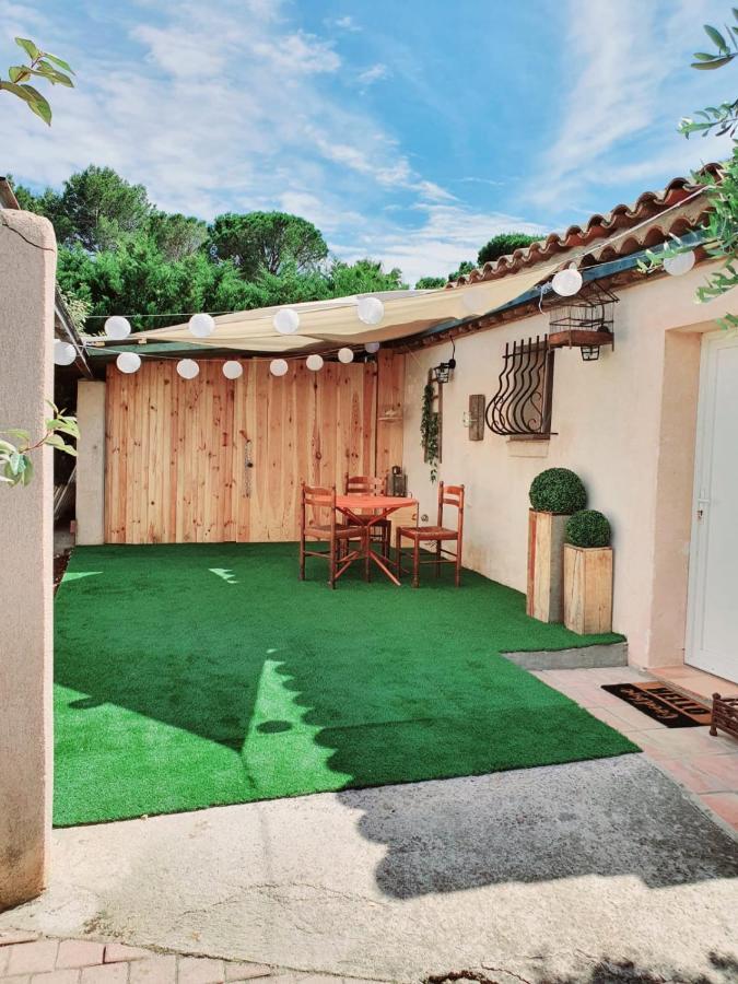 Charmant petit studio à 2 pas du village Le Plan-de-la-Tour Extérieur photo